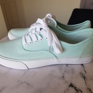 Women Mossimo Sneakers
